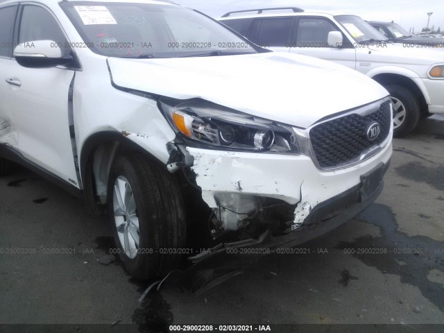 5XYPGDA39HG281103  kia sorento 2017 IMG 5