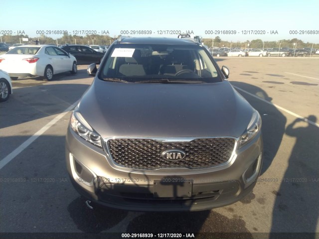 5XYPGDA58HG275973  kia sorento 2017 IMG 5