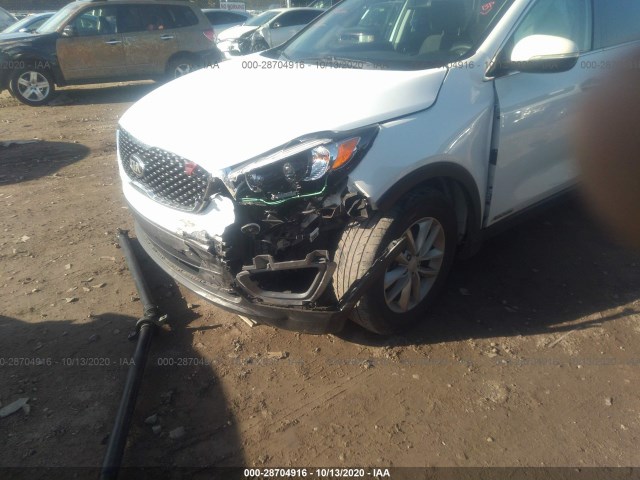 5XYPGDA59HG315087  kia sorento 2017 IMG 5