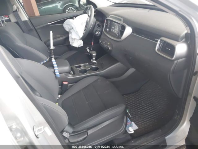 5XYPG4A3XKG584365  kia sorento 2019 IMG 4