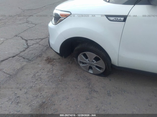 KNDJN2A23G7388084  kia soul 2016 IMG 5