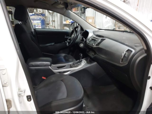 KNDPBCAC7G7867545  kia sportage 2016 IMG 4