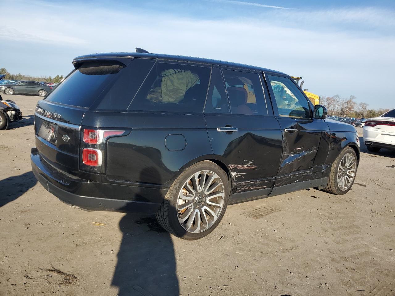 SALGV2RE0KA560374  land rover range rover 2019 IMG 2