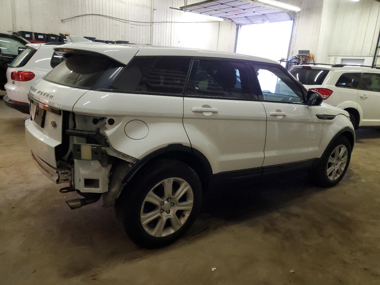 SALVP2BG0HH169643  land-rover range rover evoque 2016 IMG 2