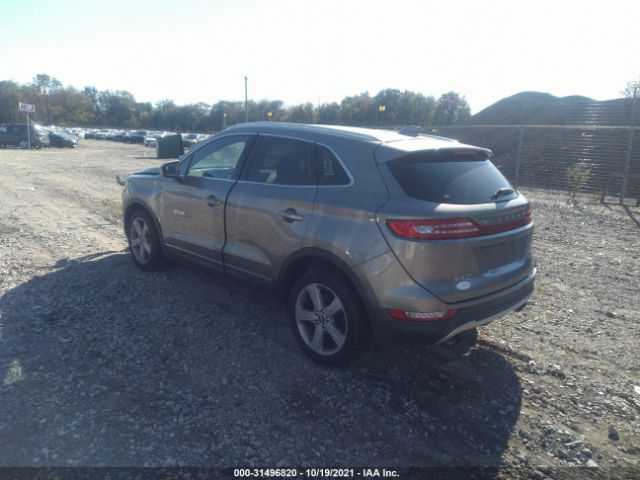 5LMCJ1D9XGUJ20957  lincoln mkc 2016 IMG 2