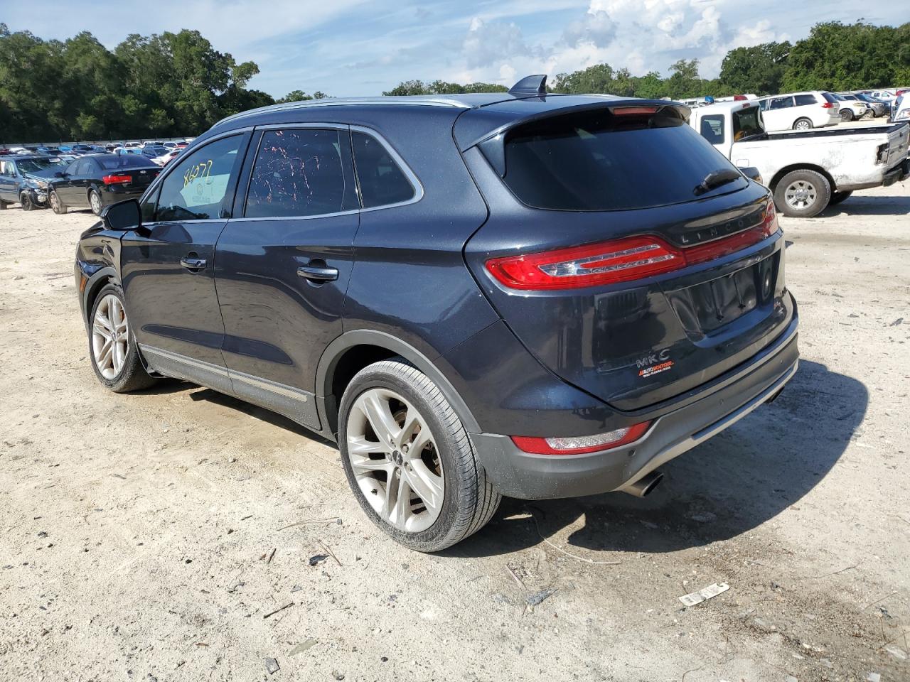 5LMCJ2A9XFUJ44846  lincoln mkc 2015 IMG 1