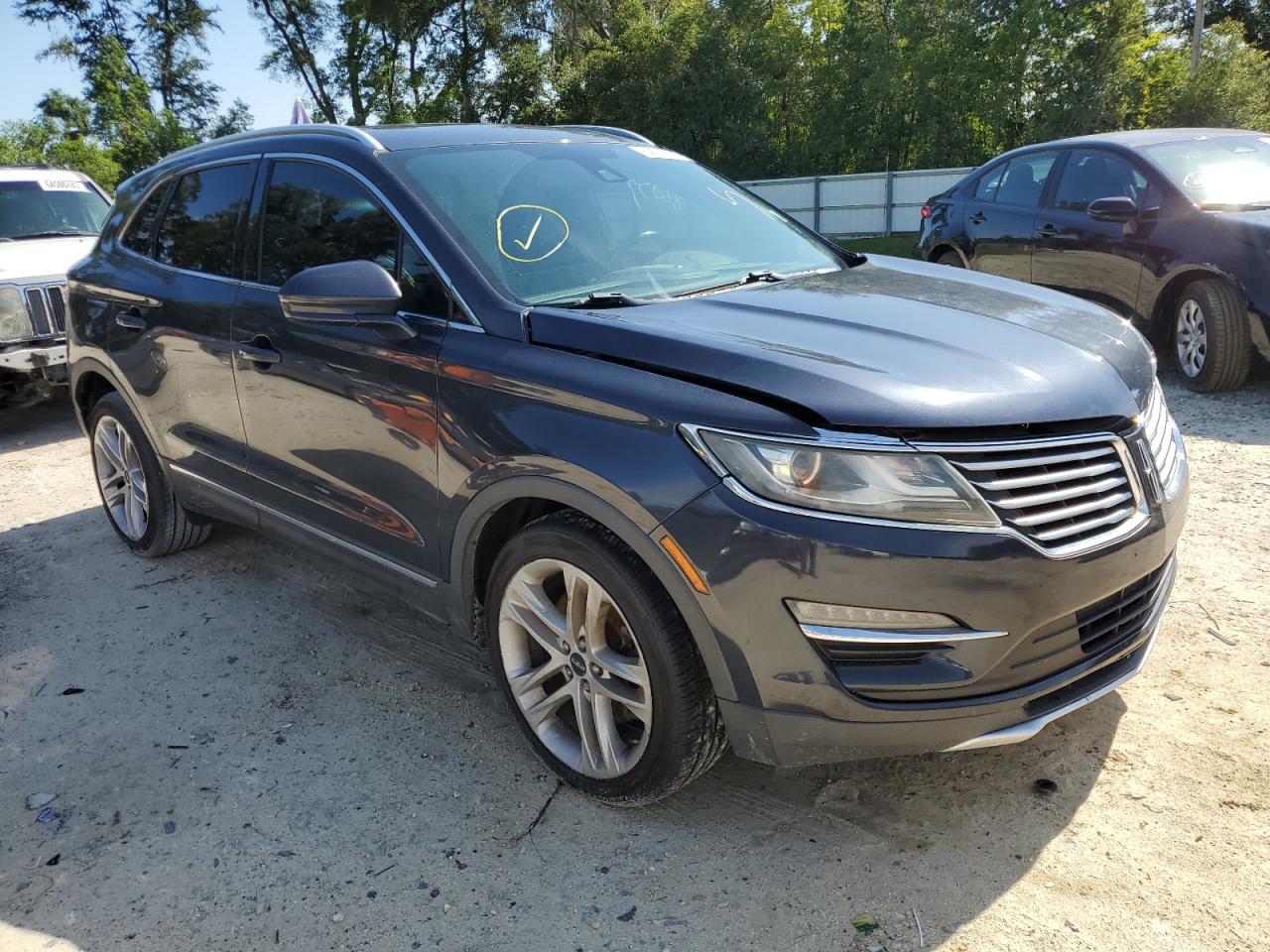 5LMCJ2A9XFUJ44846  lincoln mkc 2015 IMG 3