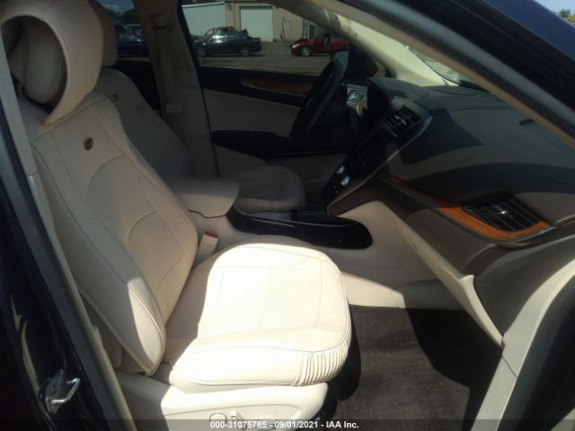 5LMCJ3D9XGUJ18279  lincoln mkc 2016 IMG 4