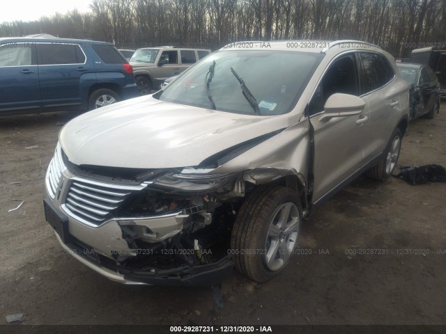 5LMCJ1D93HUL23495  lincoln mkc 2017 IMG 1