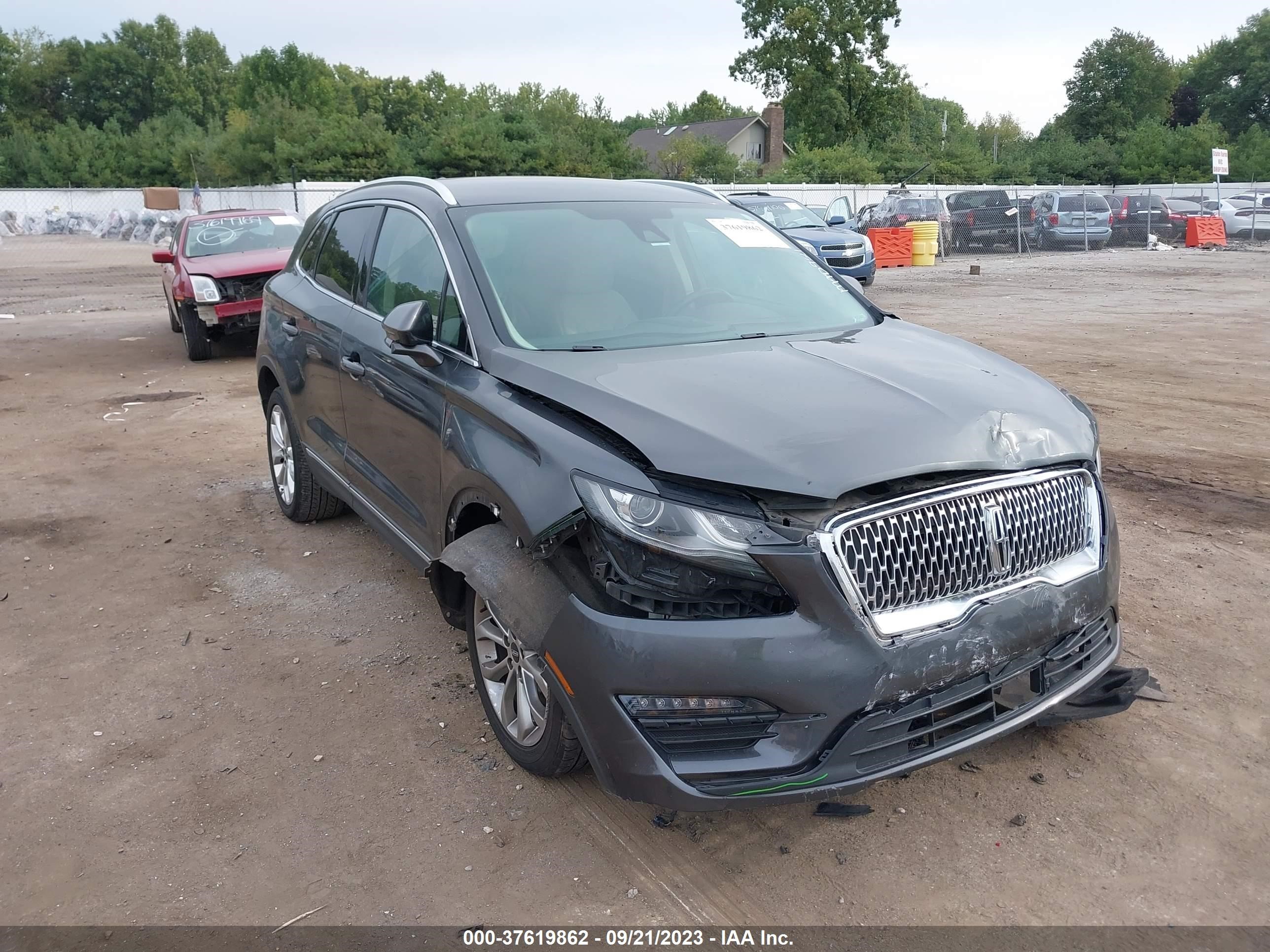 5LMCJ2C95KUL03683  lincoln mkc 2019 IMG 0