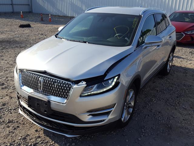 5LMCJ2D93KUL42500  lincoln  2019 IMG 1