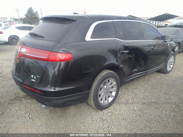 2LMHJ5NK7HBL01656  lincoln mkt 2017 IMG 3