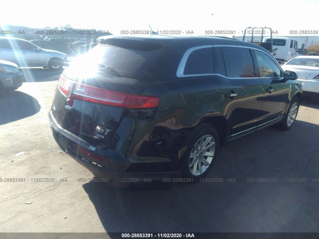 2LMHJ5NKXHBL00744  lincoln mkt 2017 IMG 3