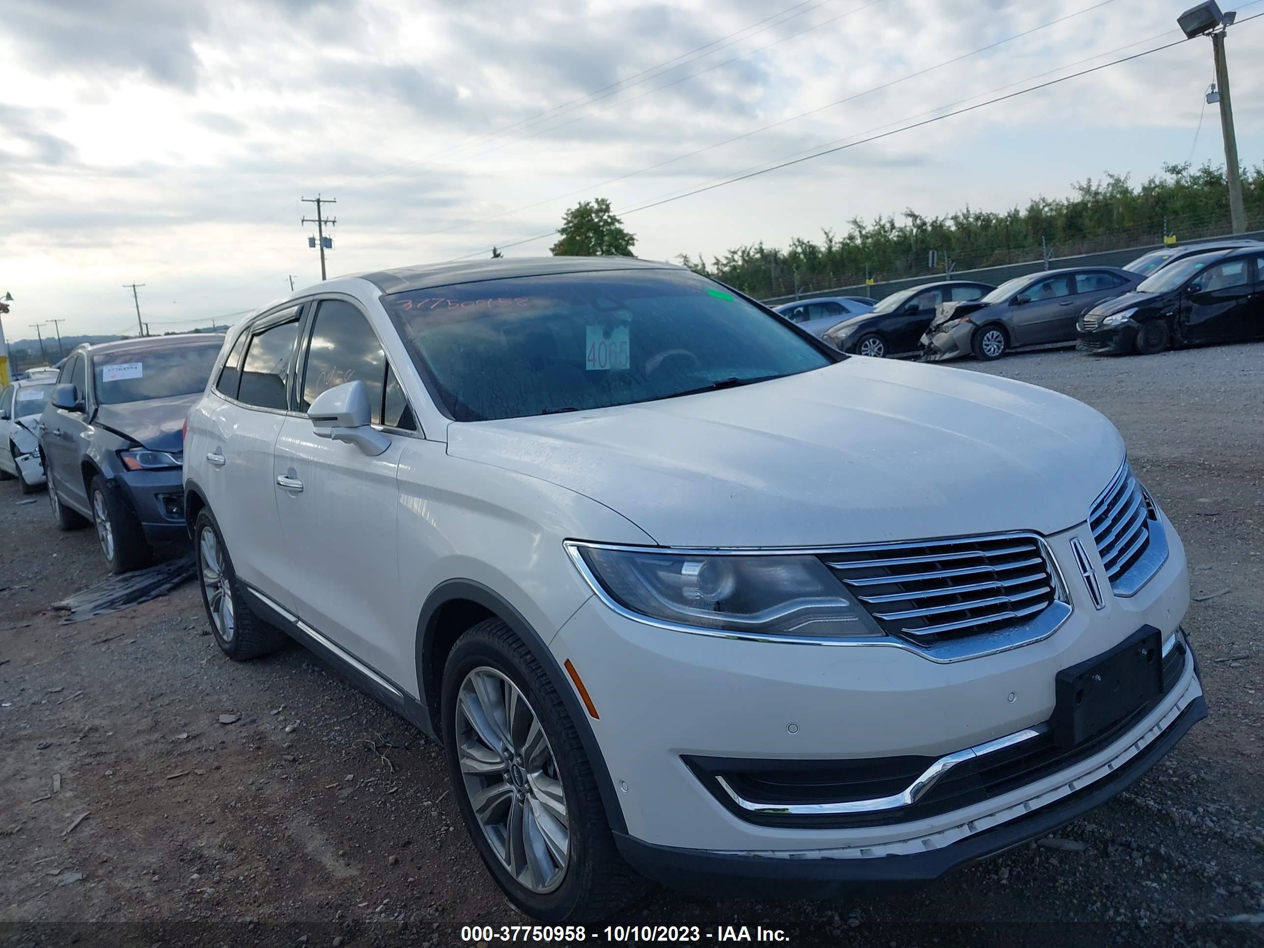 2LMTJ8LP8GBL37042  lincoln mkx 2016 IMG 0