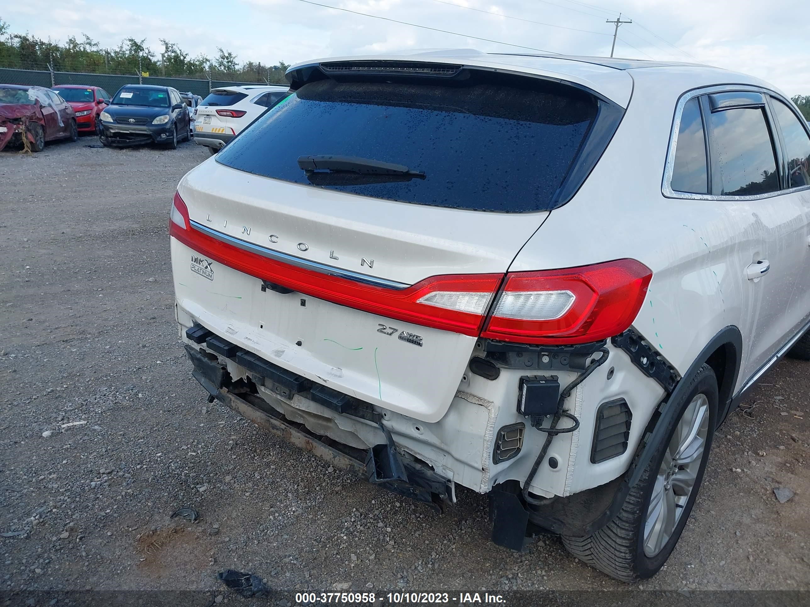 2LMTJ8LP8GBL37042  lincoln mkx 2016 IMG 5