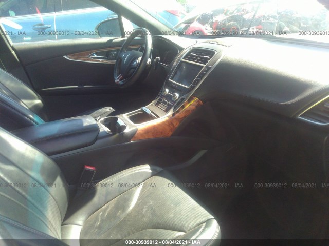 2LMPJ8LR9GBL57237  lincoln mkx 2016 IMG 4