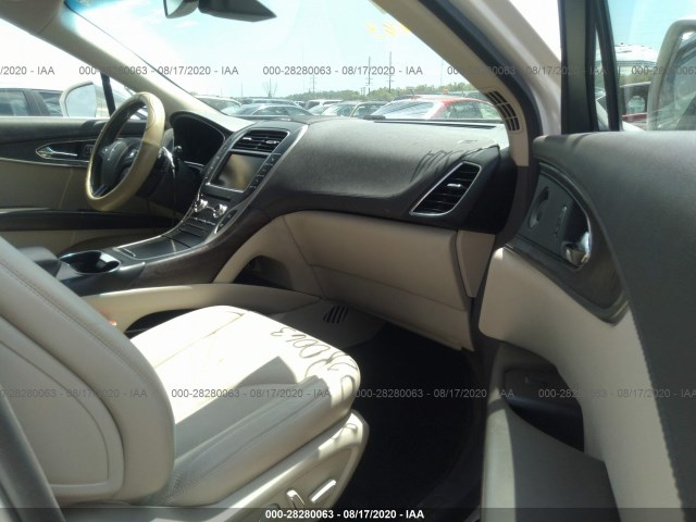 2LMTJ8LR3GBL27939  lincoln mkx 2016 IMG 4