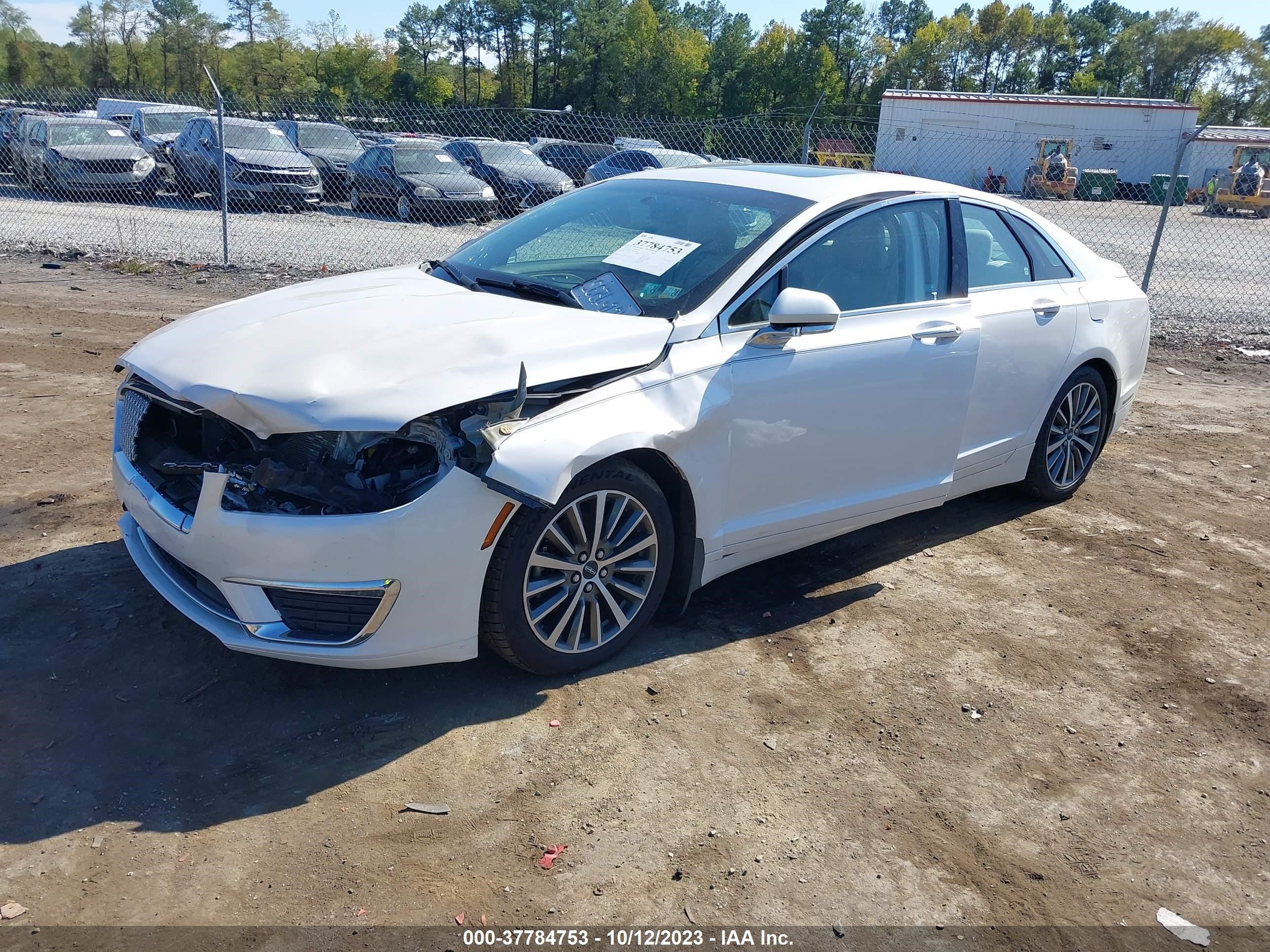 3LN6L5LU2HR637556  lincoln mkz 2017 IMG 1