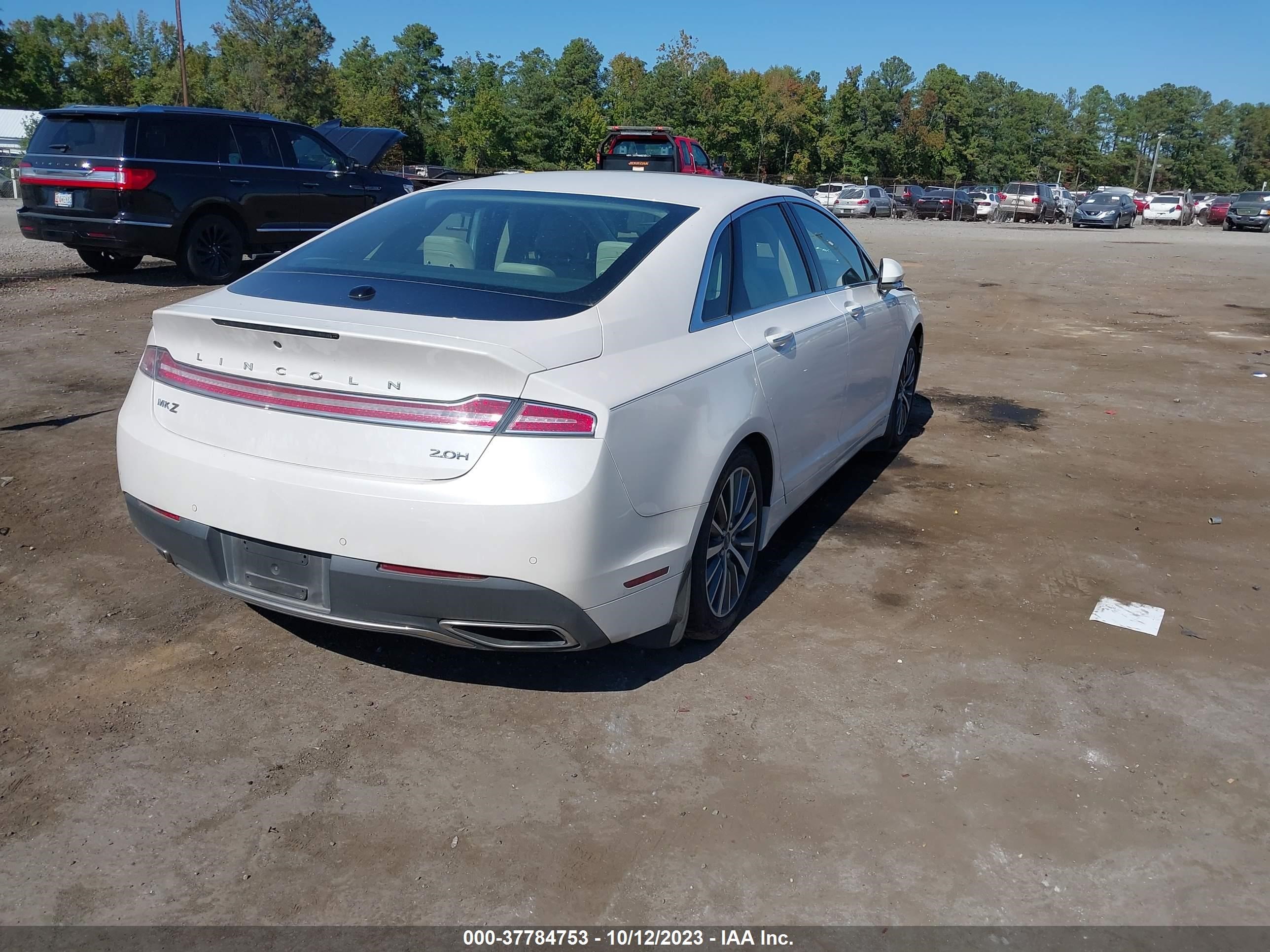 3LN6L5LU2HR637556  lincoln mkz 2017 IMG 3