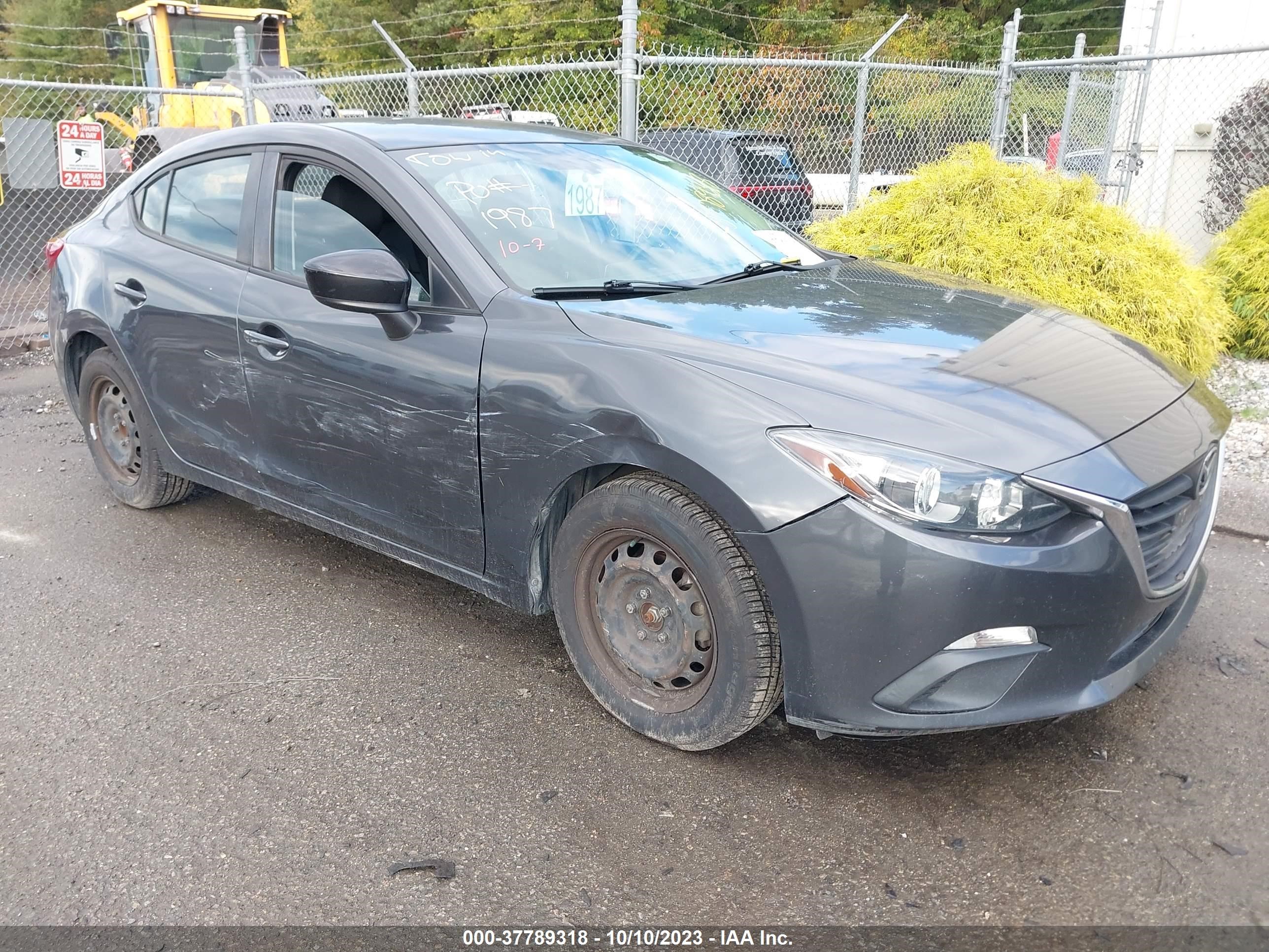 JM1BM1T78F1266395  mazda 3 2015 IMG 0