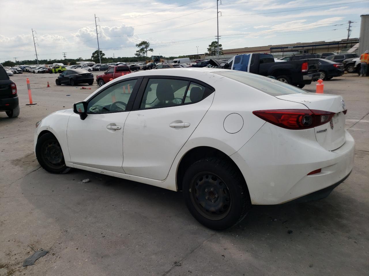 3MZBN1U77JM168480  mazda 3 2018 IMG 1