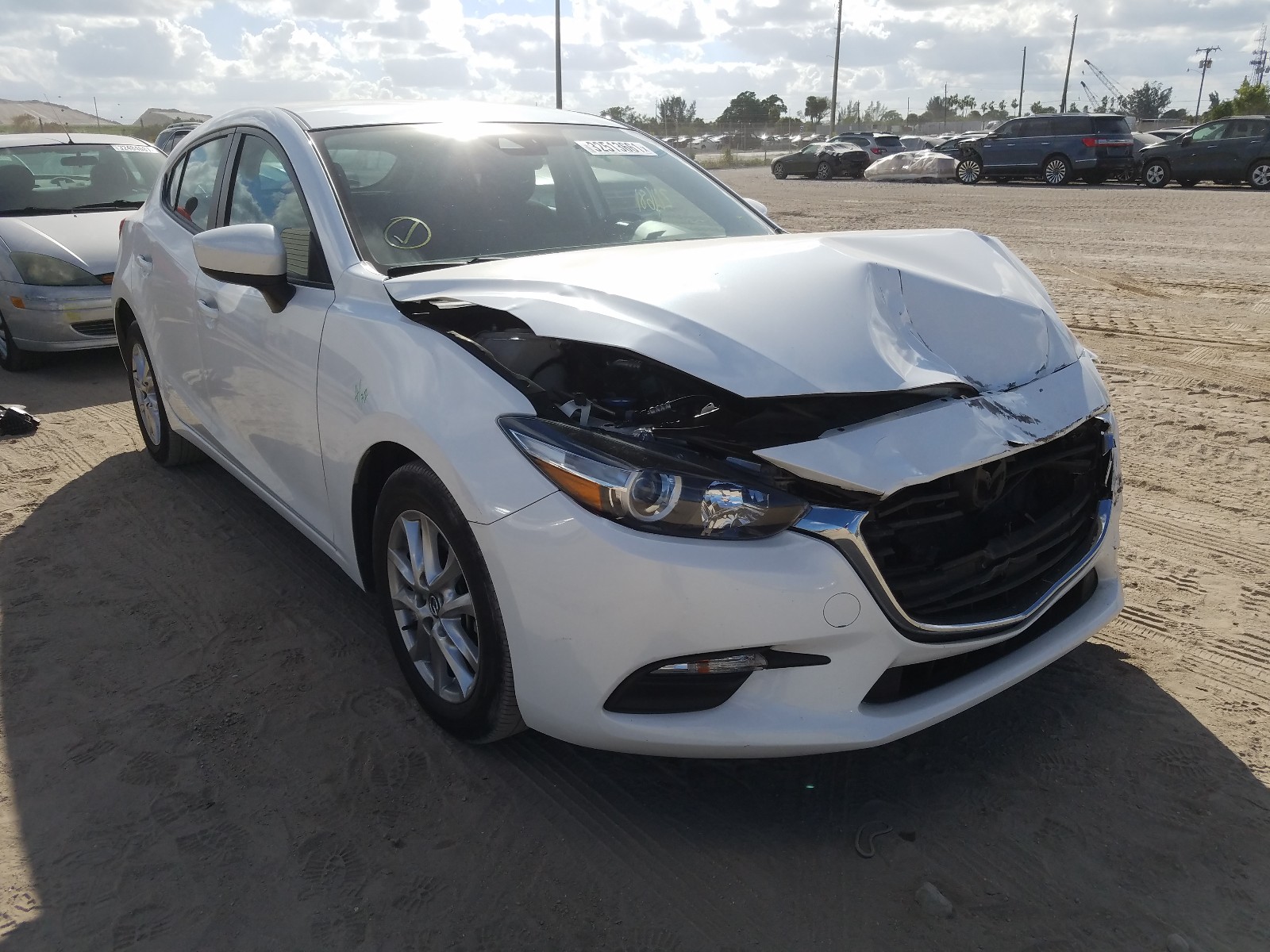 3MZBN1K75JM232714  mazda  2018 IMG 0