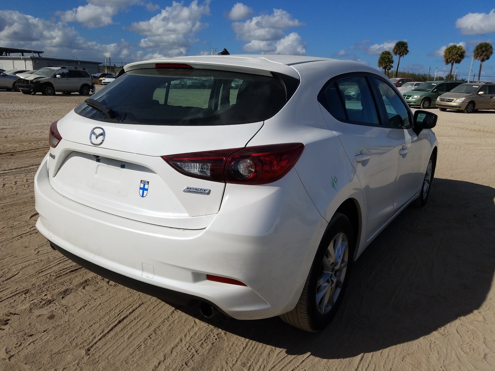 3MZBN1K75JM232714  mazda  2018 IMG 3