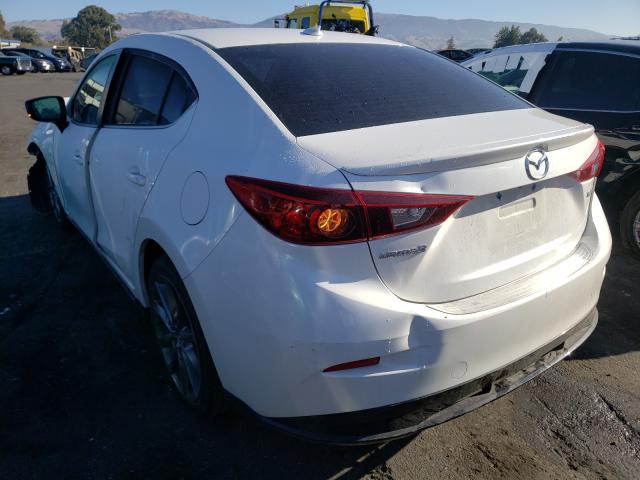 3MZBN1V30JM212766  mazda  2018 IMG 2