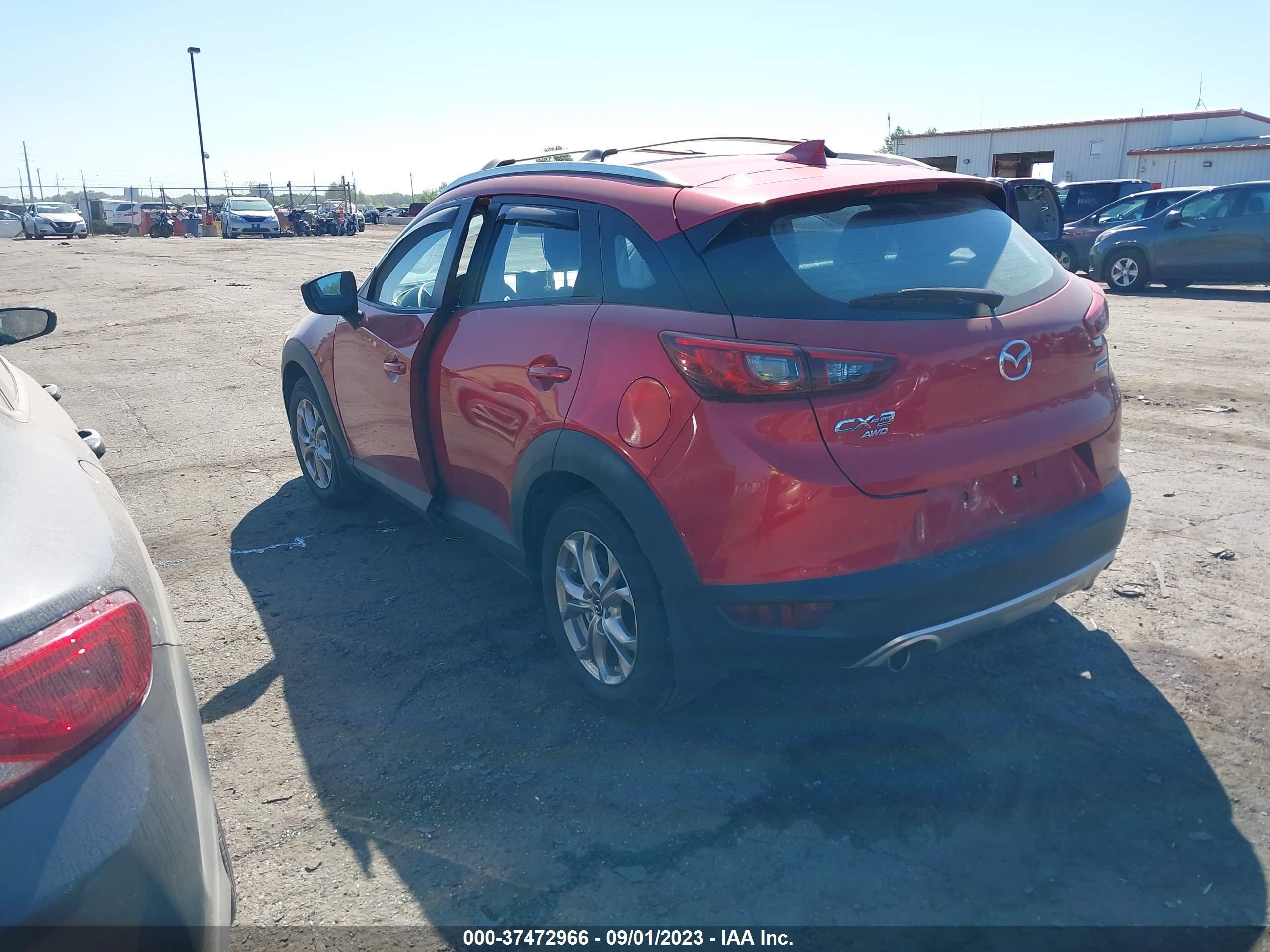 JM1DKFB77J1305449  mazda cx-3 2018 IMG 2