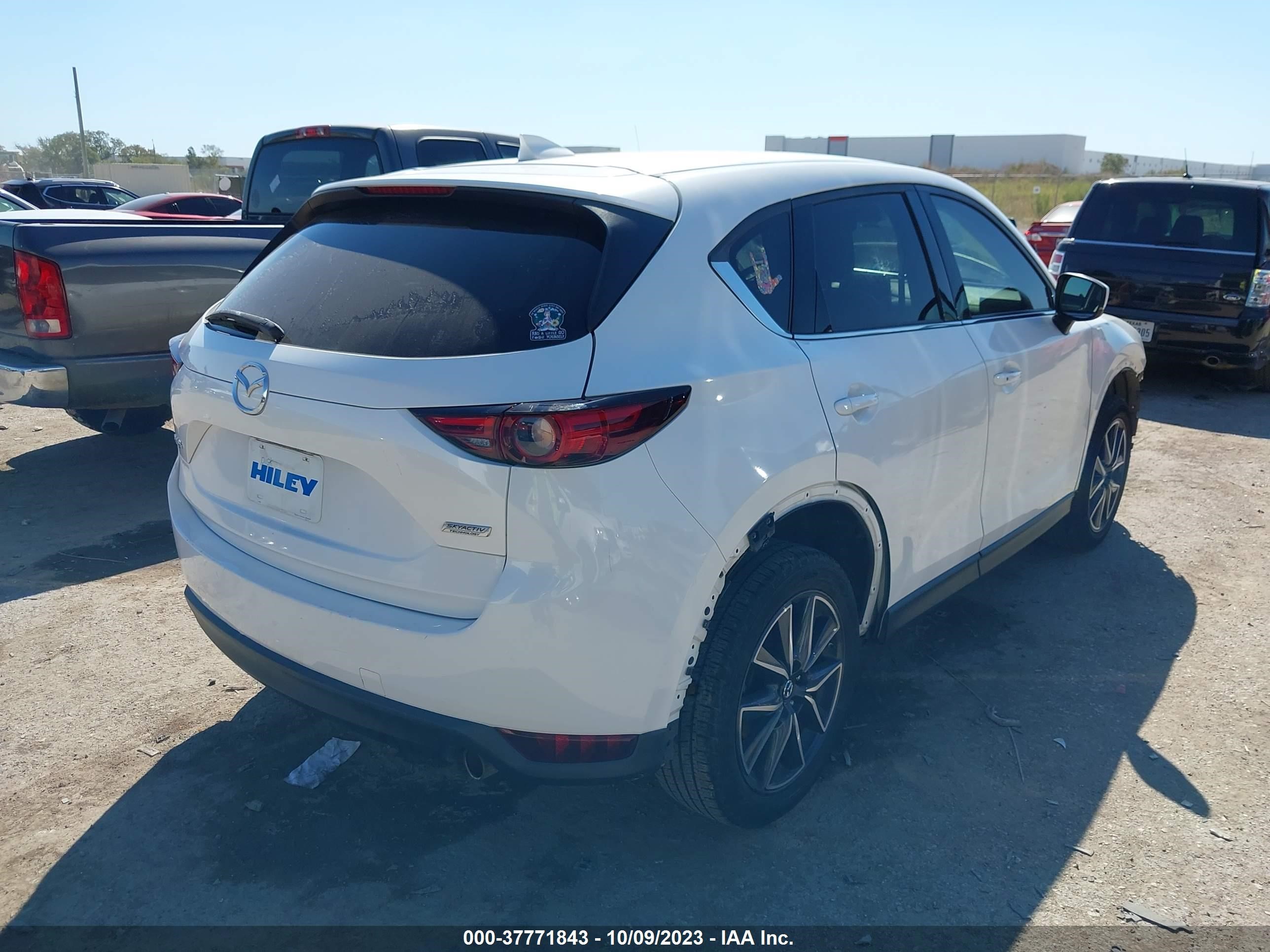 JM3KFADM3J1433485  mazda cx-5 2018 IMG 3