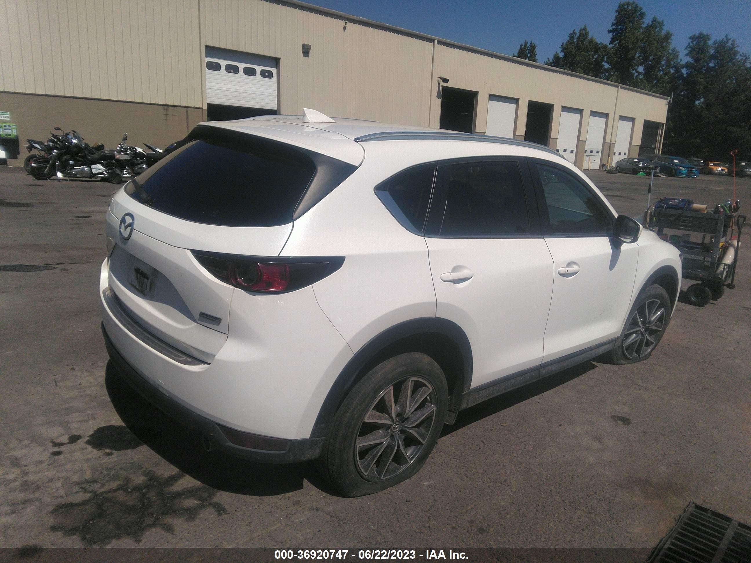 JM3KFBCM3J0356730  mazda cx-5 2018 IMG 3