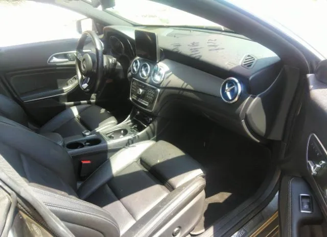 WDDSJ4EB8KN715966  mercedes-benz cla 2019 IMG 4