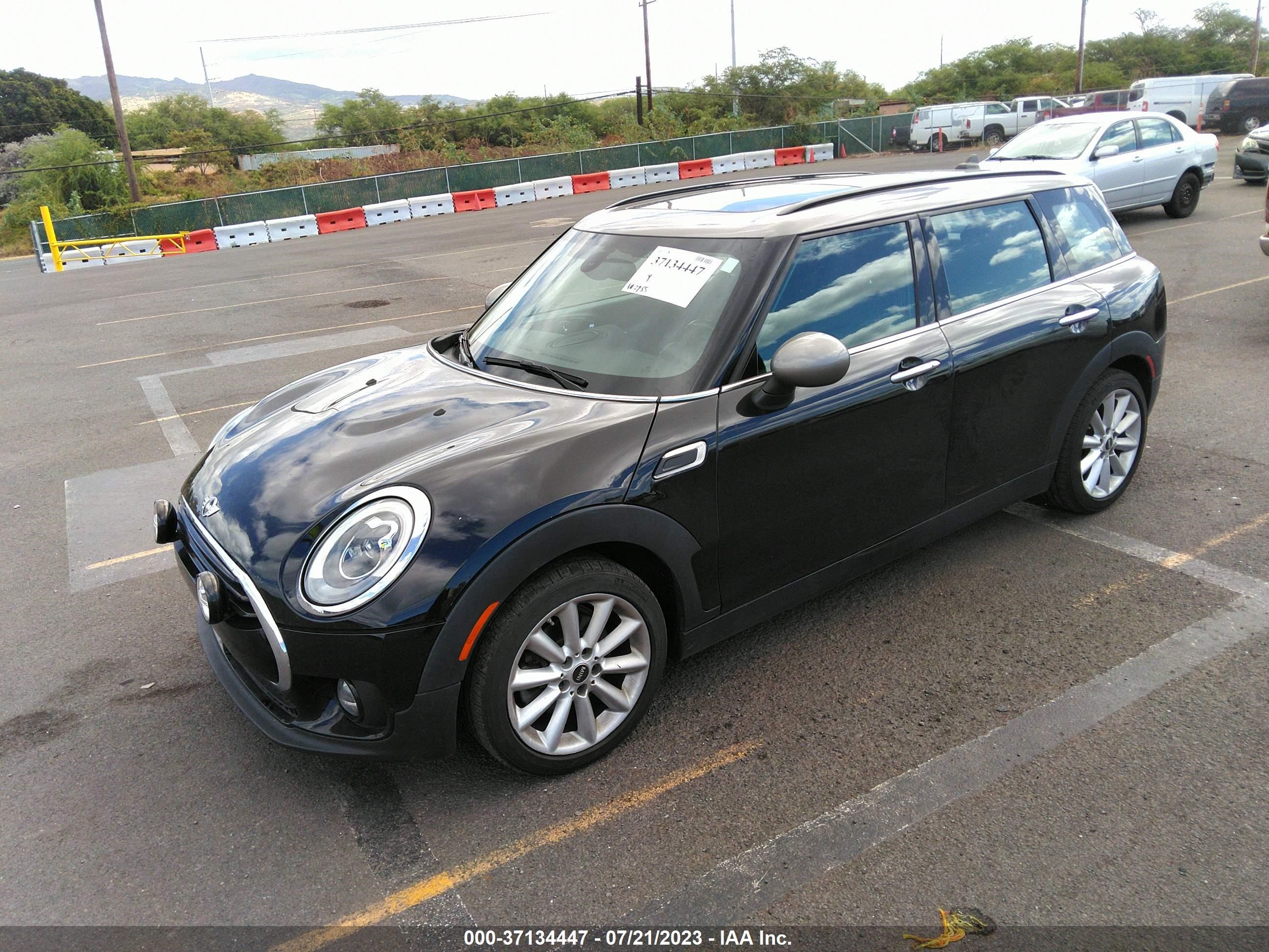 WMWLN5C58G2E07047  mini clubman 2016 IMG 1