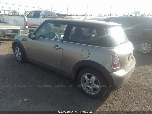 WMWSU3C55BT181651  mini cooper hardtop 2011 IMG 2