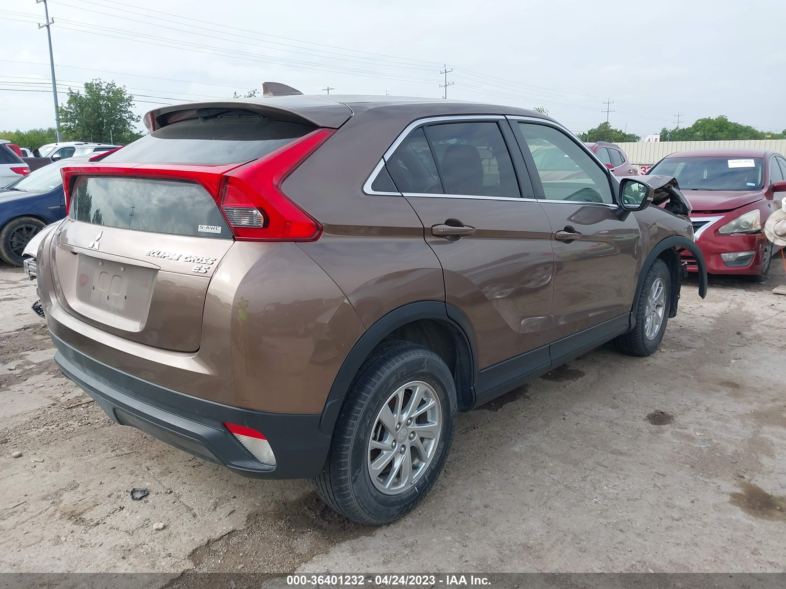 JA4AT3AA4JZ067566  mitsubishi eclipse cross 2018 IMG 3