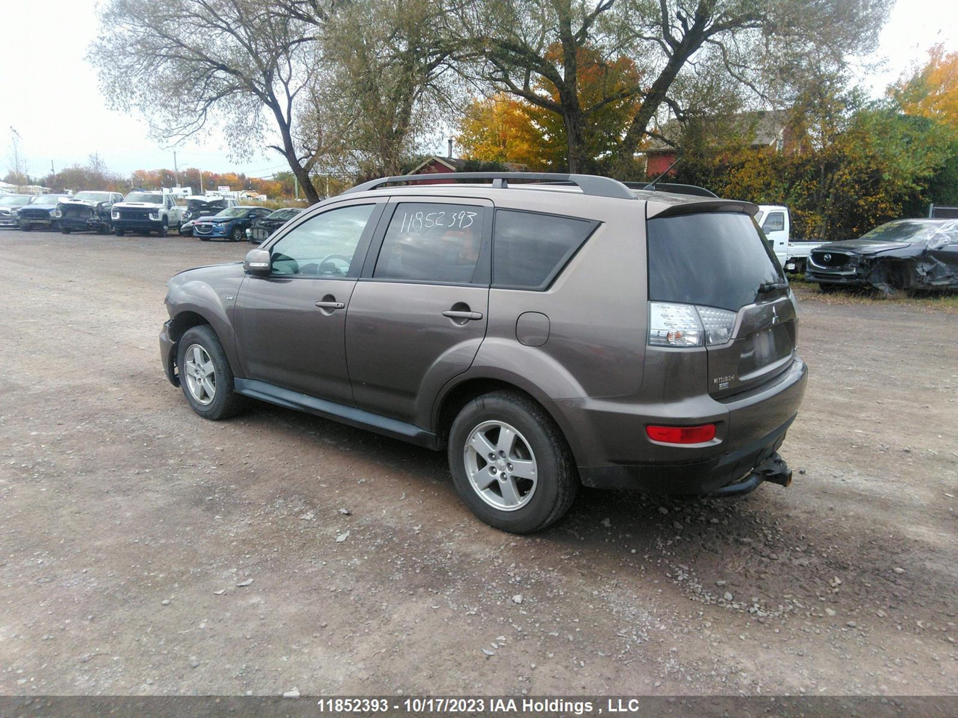 JA4JT3AX7BU609620  mitsubishi outlander 2011 IMG 2