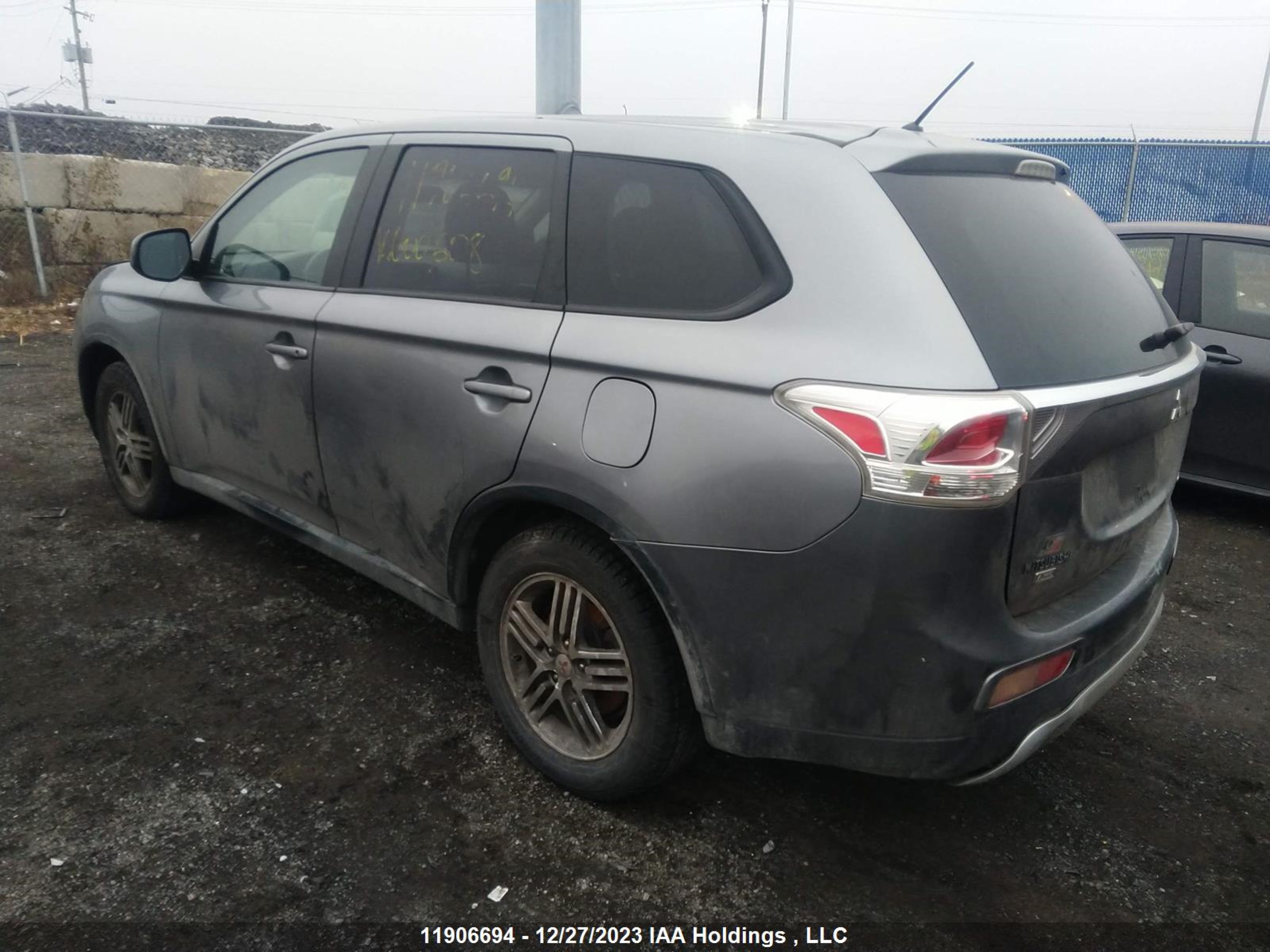 JA4AZ2A37FZ600608  mitsubishi outlander 2014 IMG 2