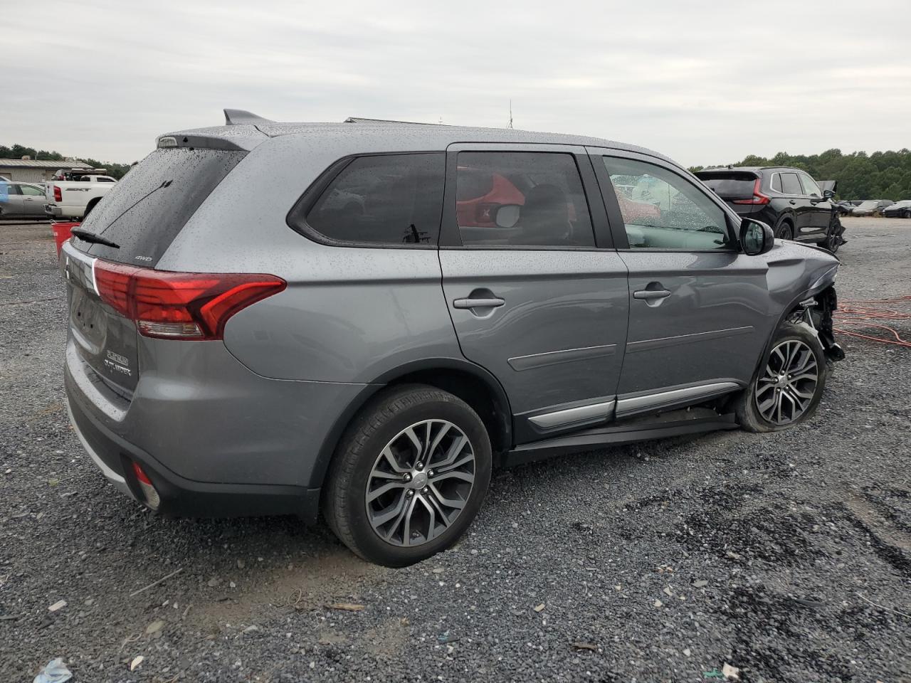 JA4AZ2A30HZ010236  mitsubishi outlander 2017 IMG 2