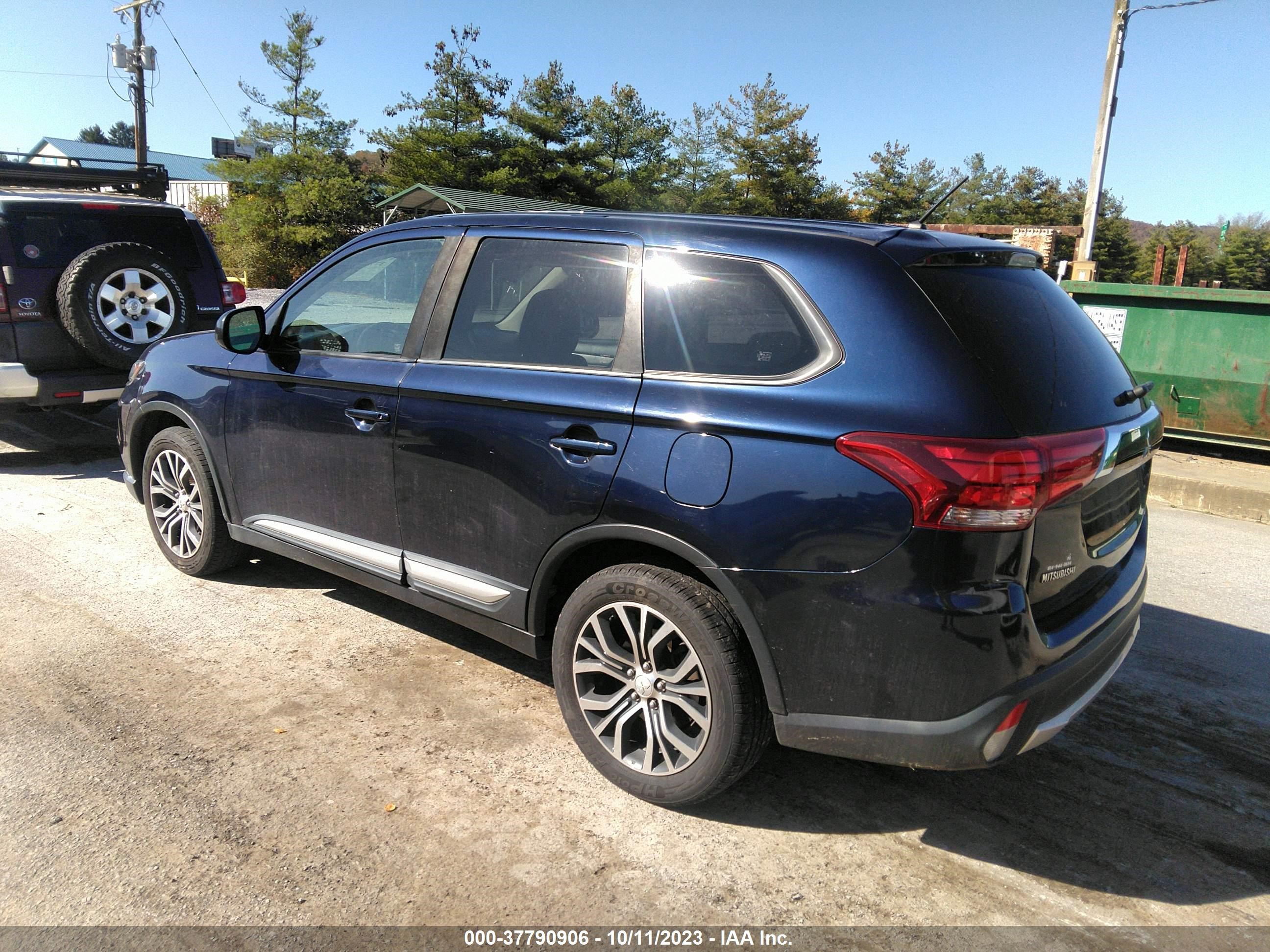 JA4AZ3A32GZ037846  mitsubishi outlander 2016 IMG 2