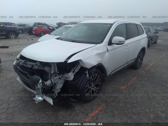 JA4AD3A30JZ000901  mitsubishi outlander 2018 IMG 1