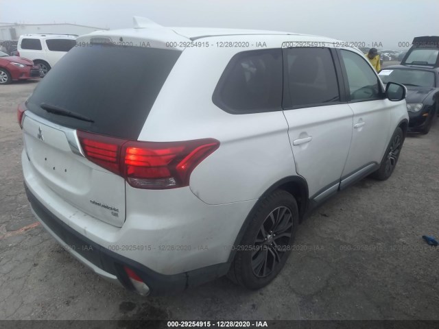 JA4AD3A30JZ000901  mitsubishi outlander 2018 IMG 3