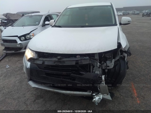 JA4AD3A30JZ000901  mitsubishi outlander 2018 IMG 5