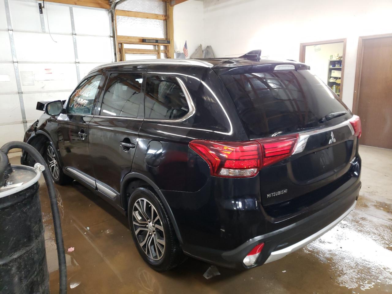 JA4AD3A35HZ050655  mitsubishi outlander 2017 IMG 1