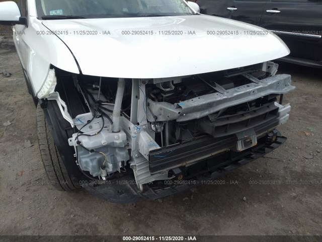 JA4AZ3A33JZ008878  mitsubishi outlander 2018 IMG 5