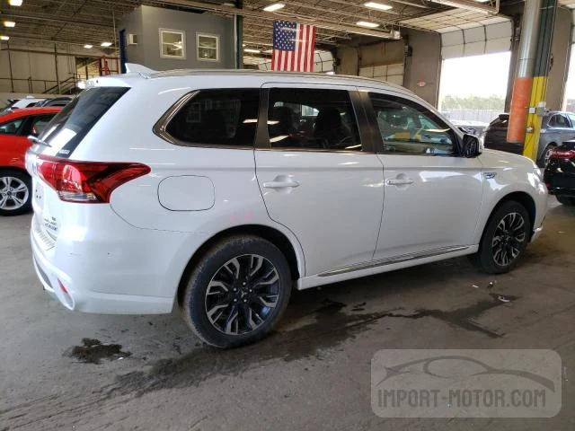 JA4J24A53JZ030567  mitsubishi outlander 2018 IMG 2