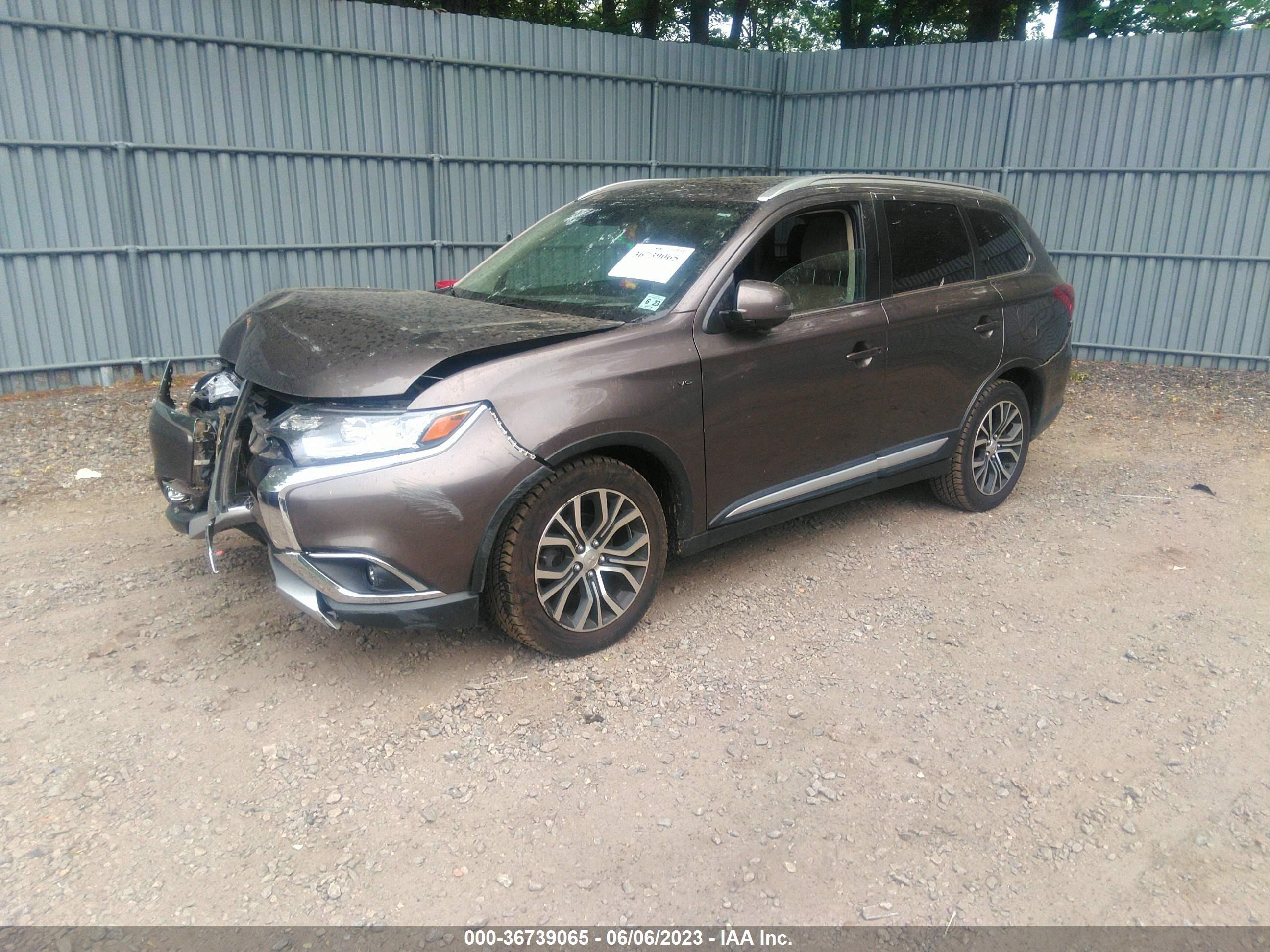 JA4JZ4AX9JZ000423  mitsubishi outlander 2018 IMG 1