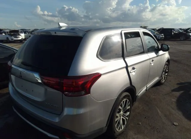 JA4AD2A3XJZ060923  mitsubishi outlander 2018 IMG 3