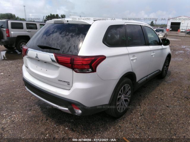 JA4AD3A32JZ041787  mitsubishi outlander 2018 IMG 3