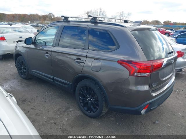 JA4AD3A37JZ048721  mitsubishi outlander 2018 IMG 2