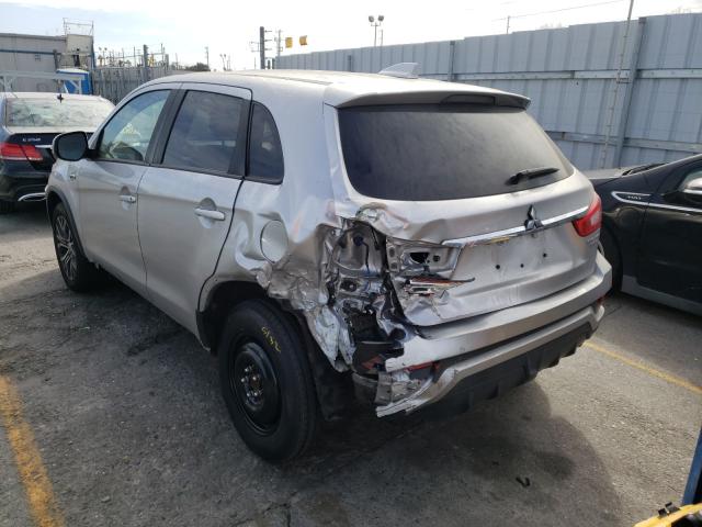 JA4AP3AU8JZ018045  mitsubishi outlander 2018 IMG 2